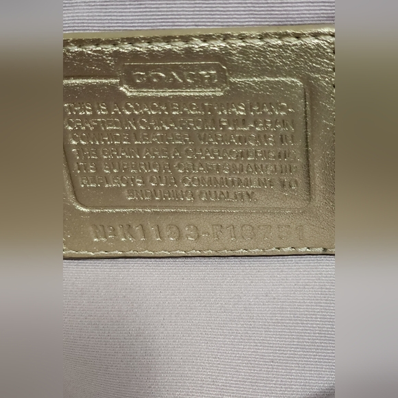 🌷Vintage Coach Purse Soho East West Cream White Leather with Gold Handles 🌸 - Picture 5 of 11